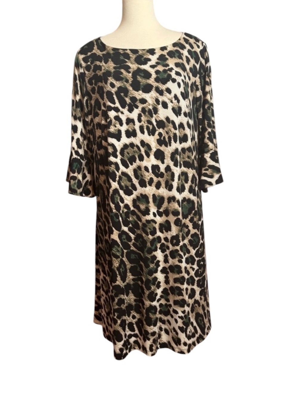 Jessica Howard Leopard Print Shift Dress‎ in Tan and Black